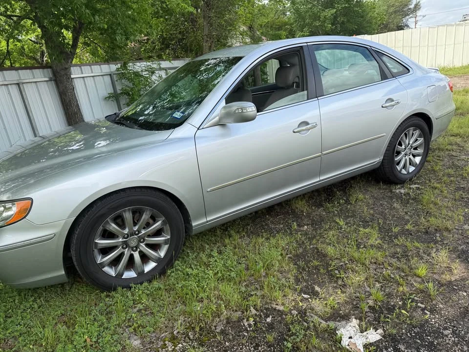 2009 Hyundai Azera - Image 2 of 10