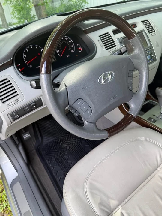 2009 Hyundai Azera - Image 6 of 10