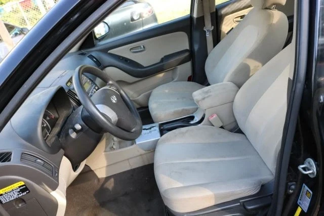 2009 Hyundai Elantra - Image 9 of 11
