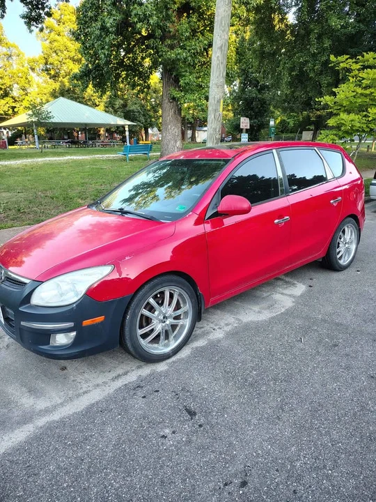 2009 Hyundai Elantra - Image 2 of 9