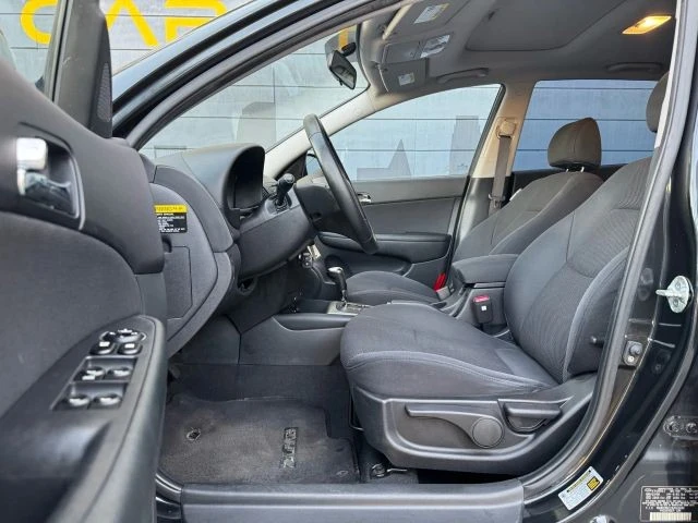 2009 Hyundai Elantra - Image 9 of 16