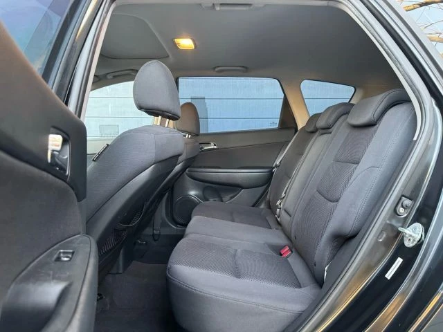 2009 Hyundai Elantra - Image 10 of 16