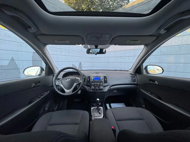 2009 Hyundai Elantra - Image 13 of 16