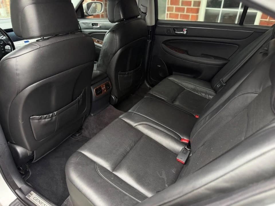 2009 Hyundai Genesis - Image 11 of 20