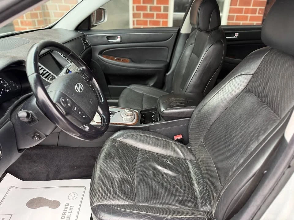2009 Hyundai Genesis - Image 10 of 20