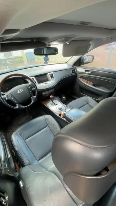 2009 Hyundai Genesis - Image 5 of 6