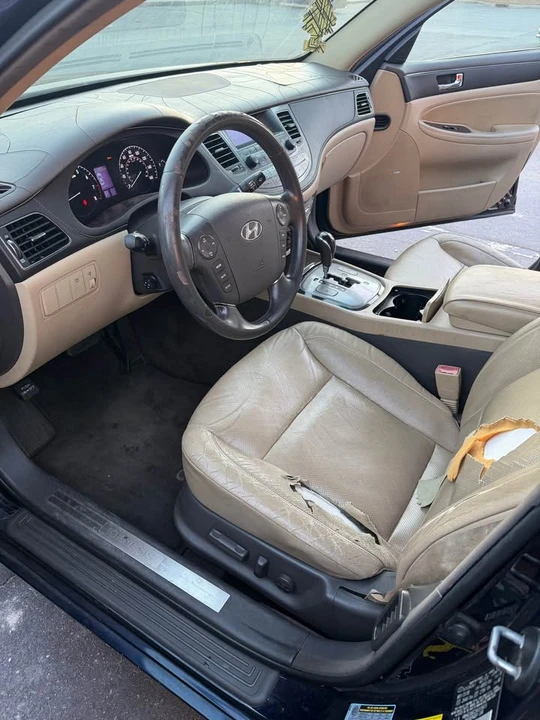 2009 Hyundai Genesis - Image 6 of 8