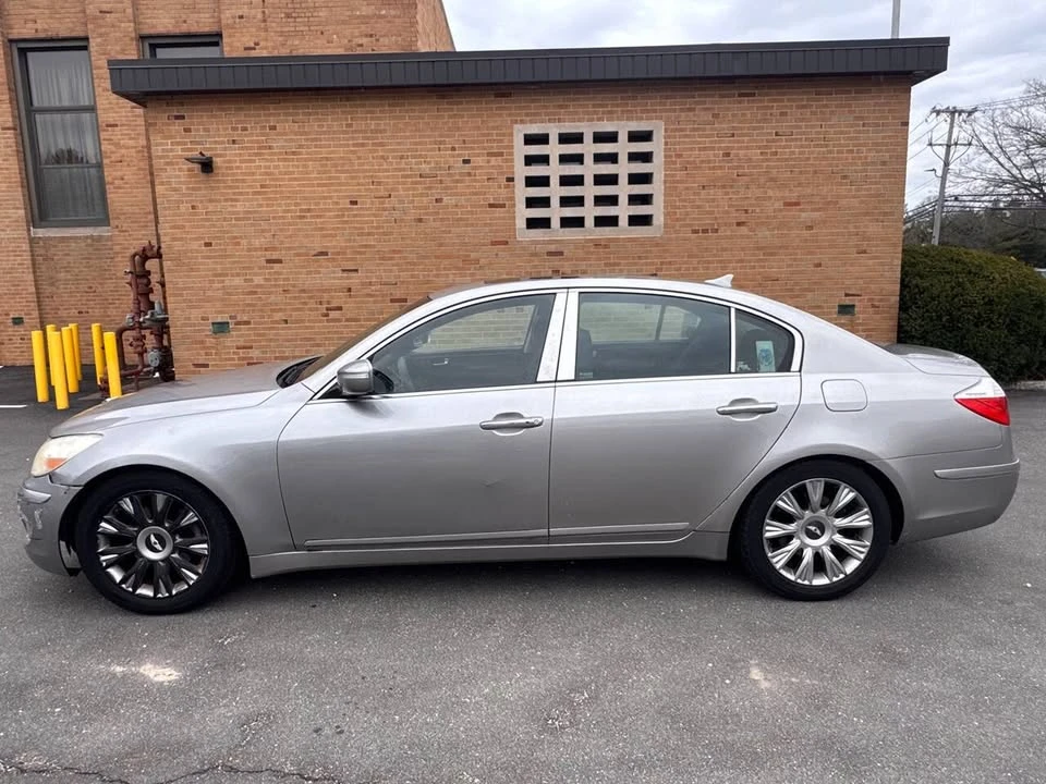 2009 Hyundai Genesis - Image 5 of 19