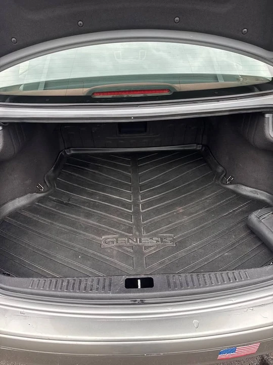 2009 Hyundai Genesis - Image 12 of 19