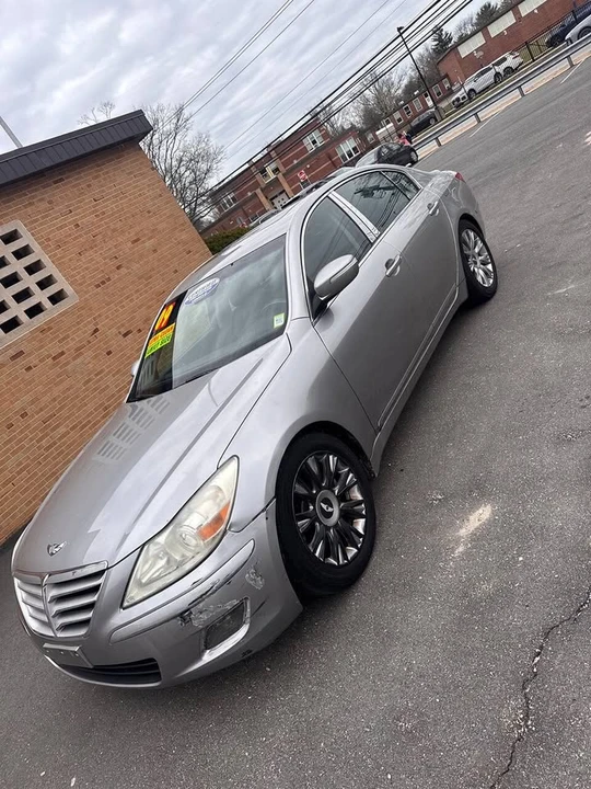 2009 Hyundai Genesis - Image 2 of 15