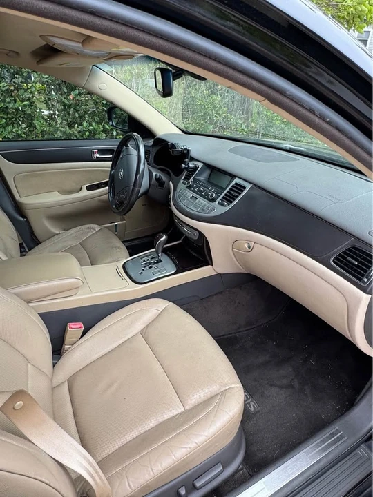 2009 Hyundai Genesis - Image 6 of 8