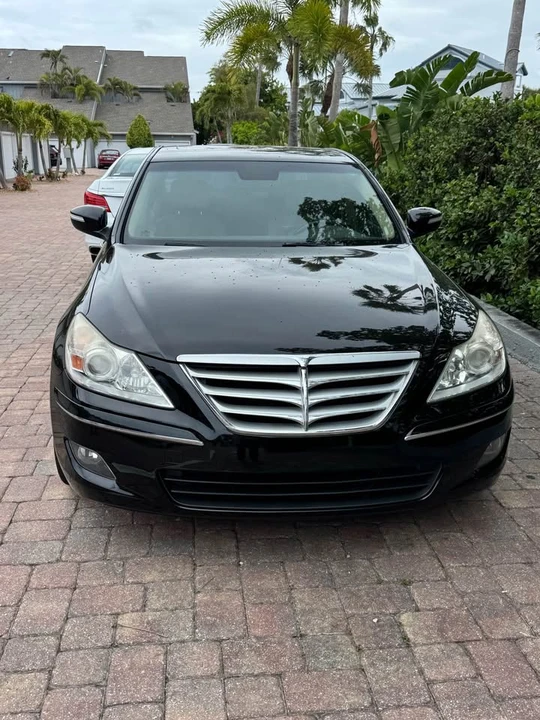 2009 Hyundai Genesis - Image 2 of 8