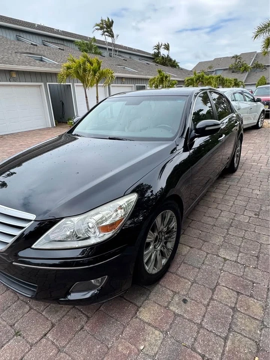 2009 Hyundai Genesis - Image 3 of 8