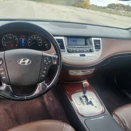2009 Hyundai Genesis - Image 4 of 7