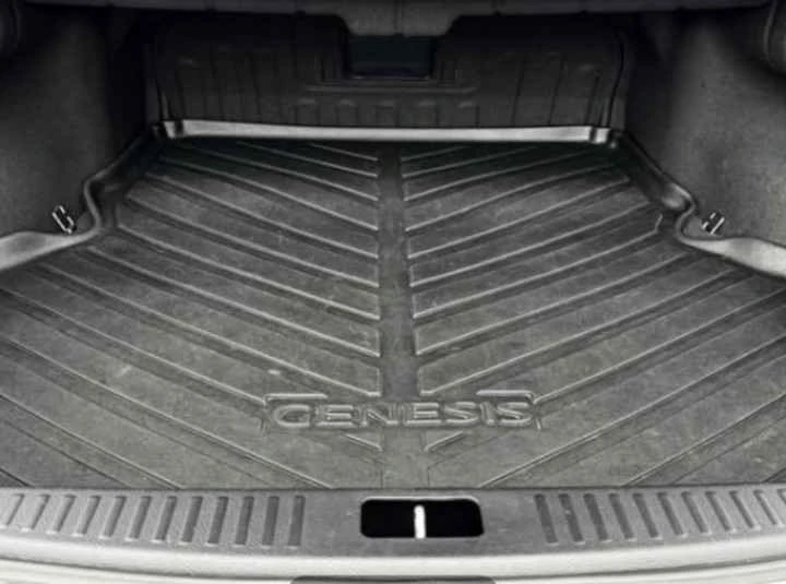 2009 Hyundai Genesis - Image 8 of 9