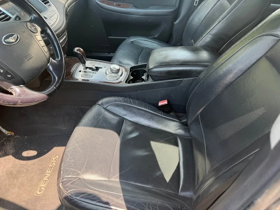 2009 Hyundai Genesis - Image 2 of 2