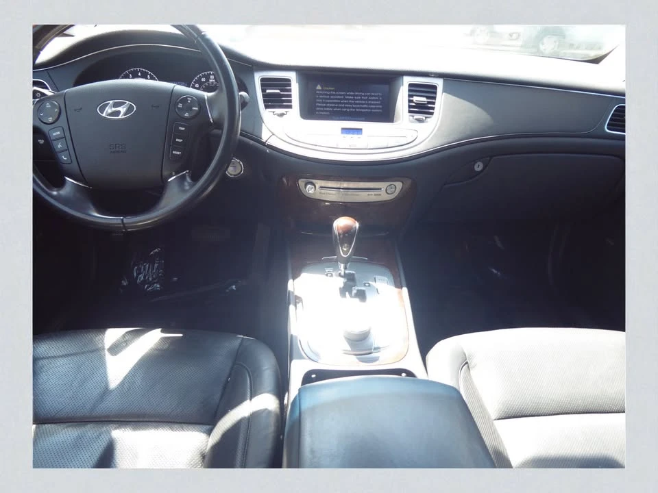 2009 Hyundai Genesis - Image 13 of 20