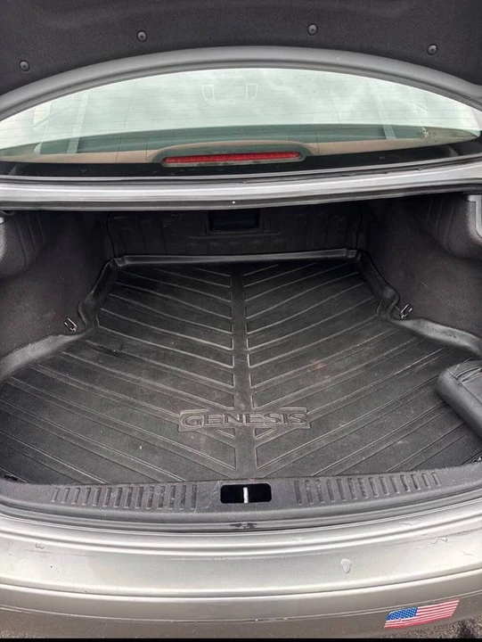 2009 Hyundai Genesis - Image 7 of 10