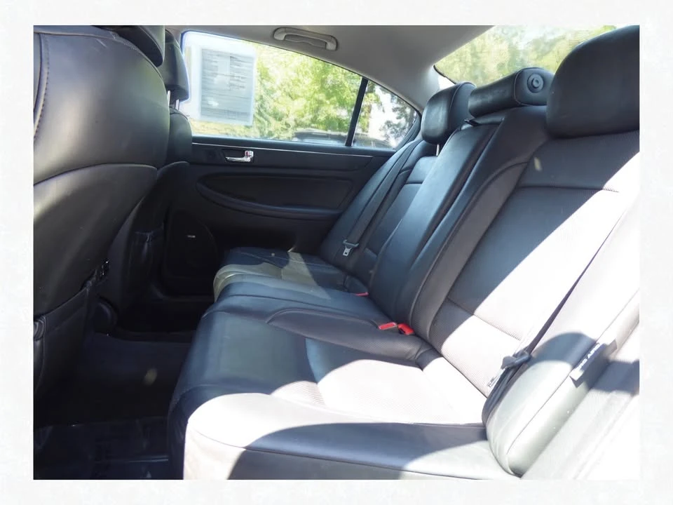 2009 Hyundai Genesis - Image 16 of 20
