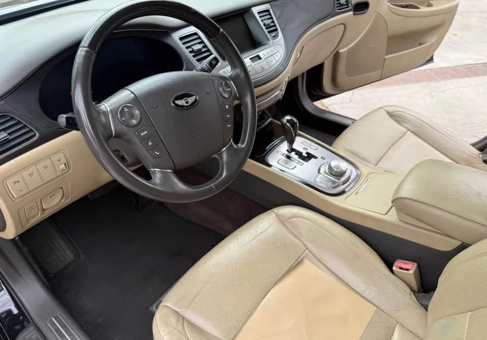 2009 Hyundai Genesis - Image 5 of 6