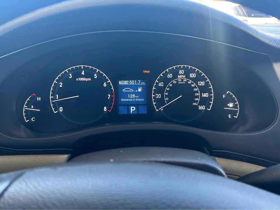 2009 Hyundai Genesis - Image 9 of 16