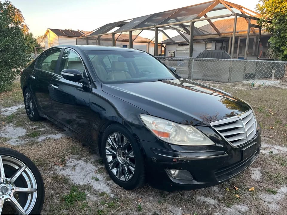 2009 Hyundai Genesis - Image 2 of 15