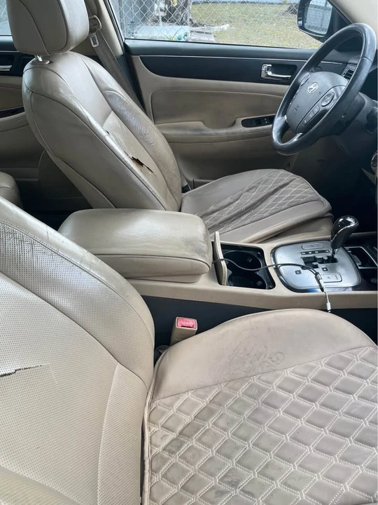 2009 Hyundai Genesis - Image 13 of 15