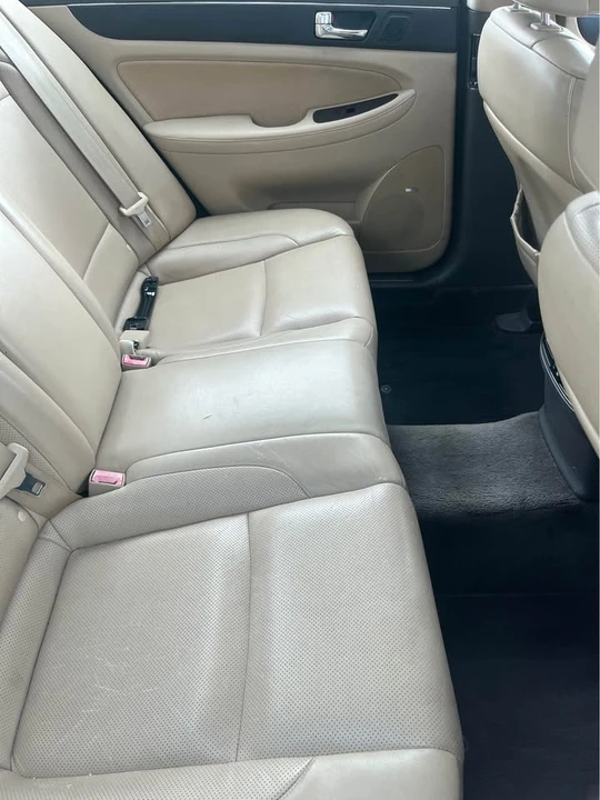 2009 Hyundai Genesis - Image 12 of 15