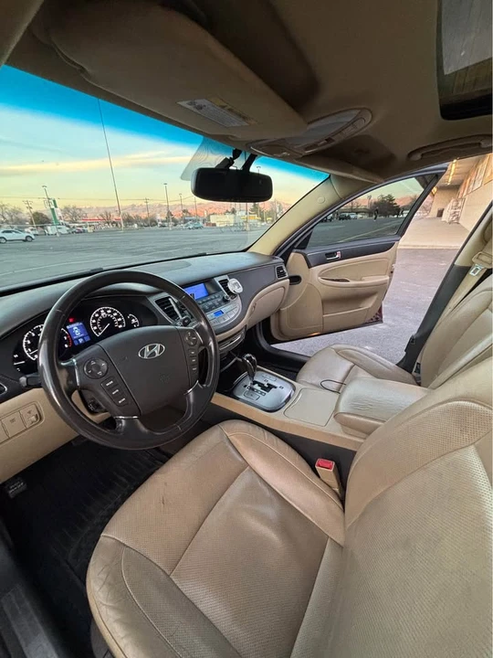 2009 Hyundai Genesis - Image 4 of 4
