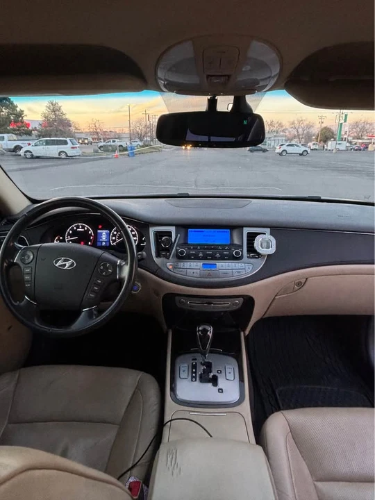 2009 Hyundai Genesis - Image 2 of 4