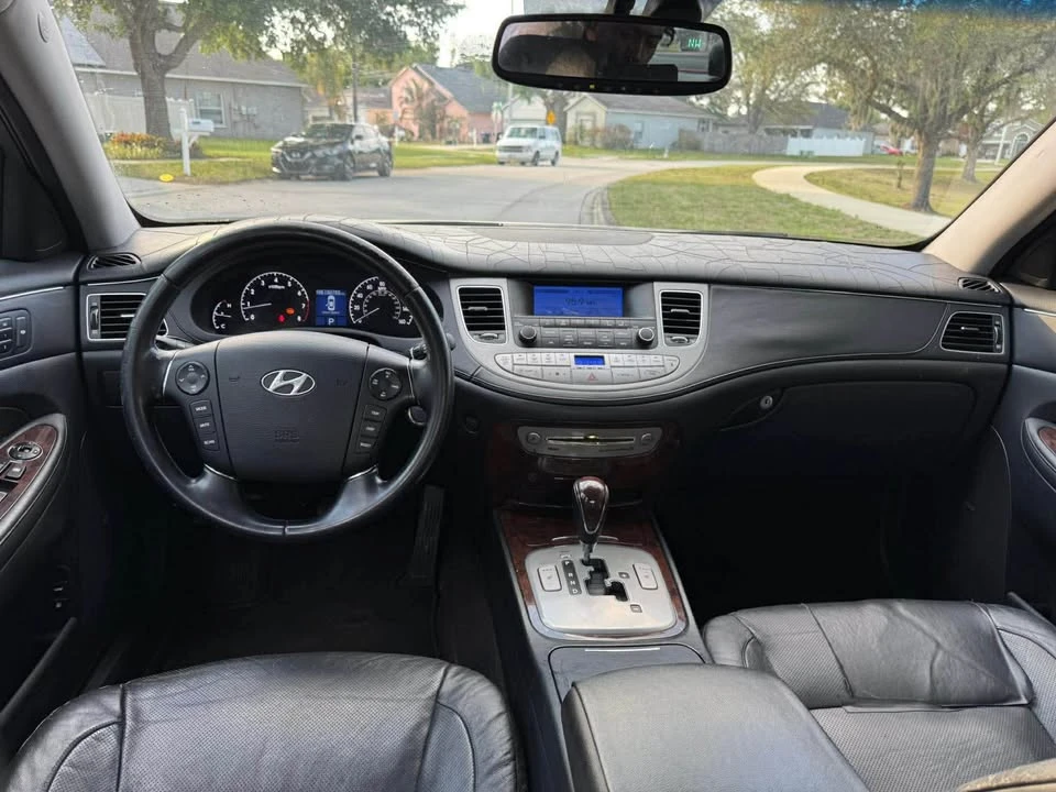 2009 Hyundai Genesis - Image 8 of 9