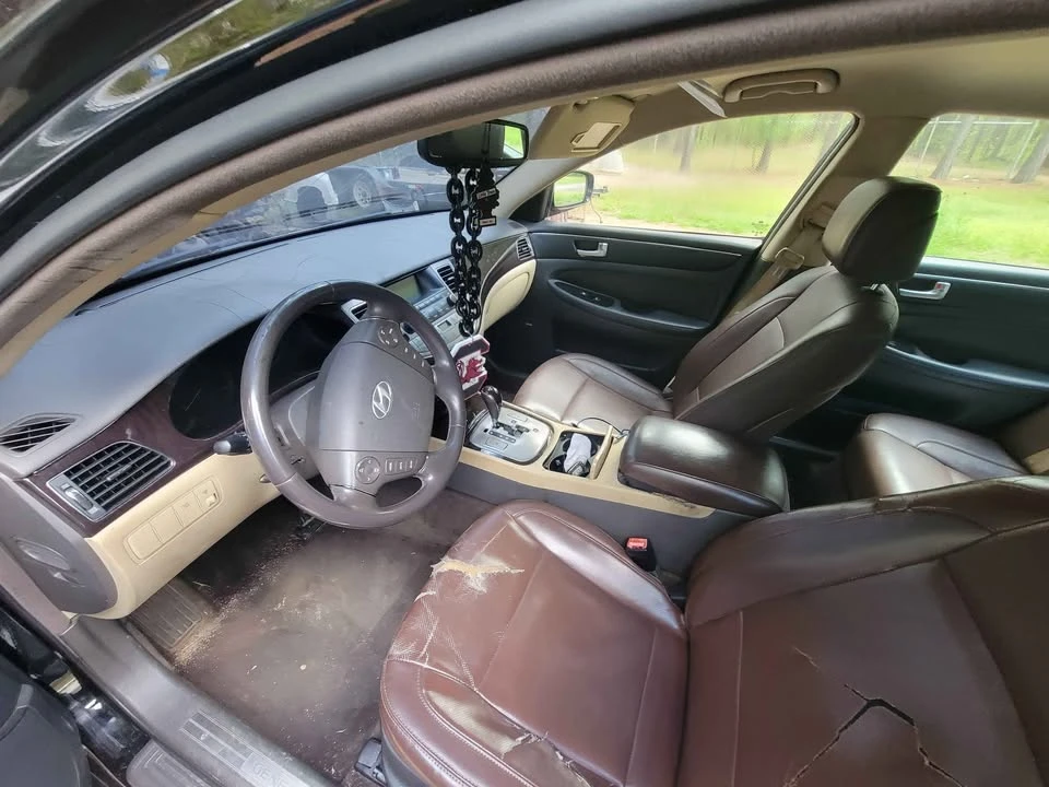 2009 Hyundai Genesis - Image 8 of 9