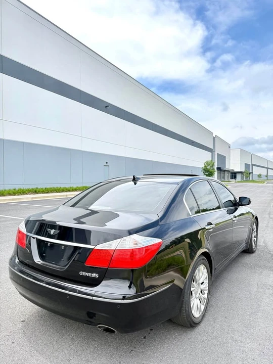 2009 Hyundai Genesis - Image 4 of 14