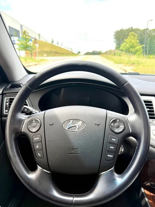 2009 Hyundai Genesis - Image 14 of 14