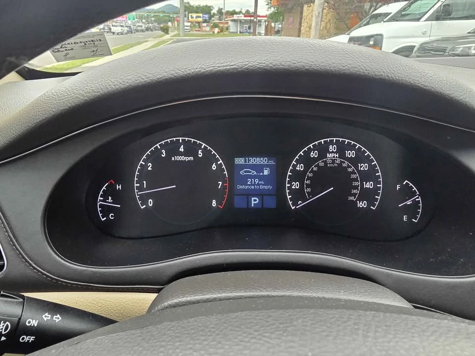 2009 Hyundai Genesis - Image 15 of 20
