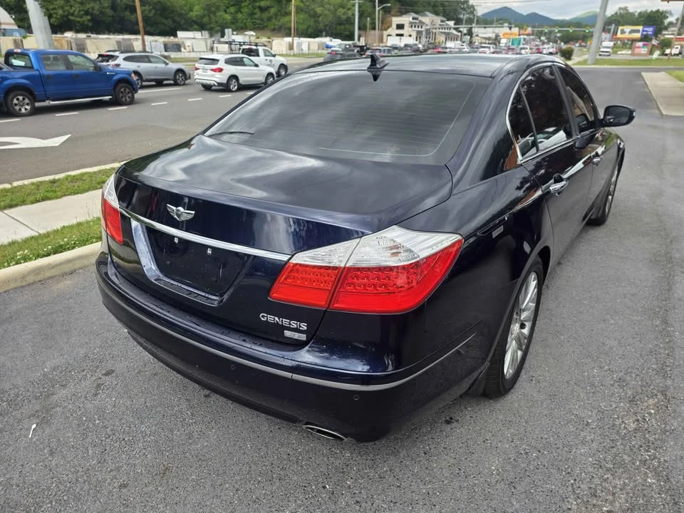 2009 Hyundai Genesis - Image 5 of 20