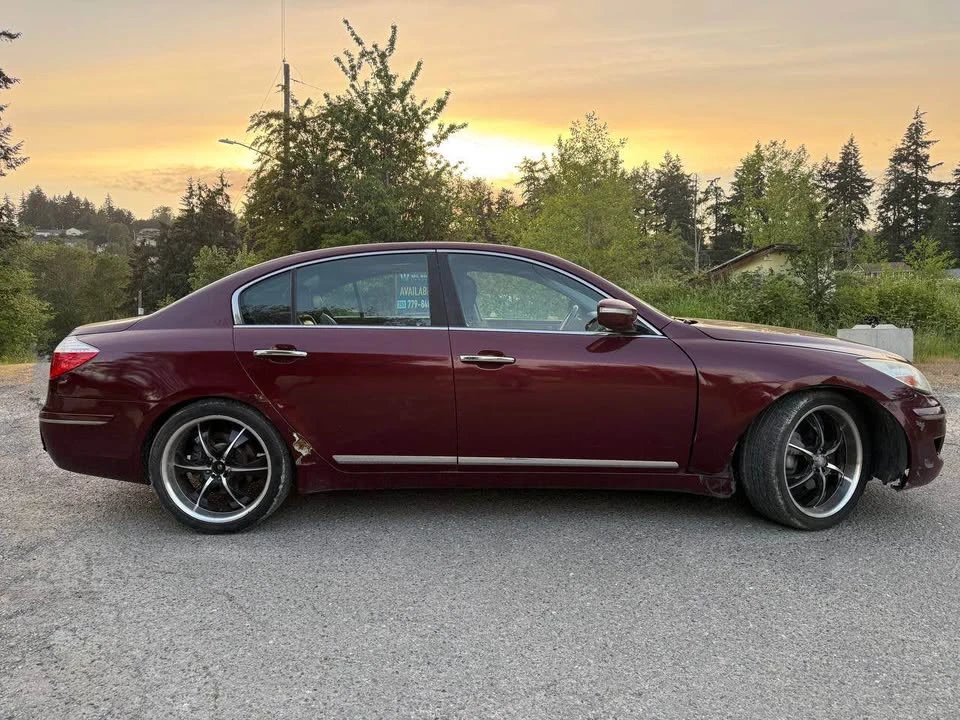2009 Hyundai Genesis - Image 3 of 10