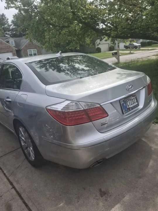 2009 Hyundai Genesis - Image 2 of 20