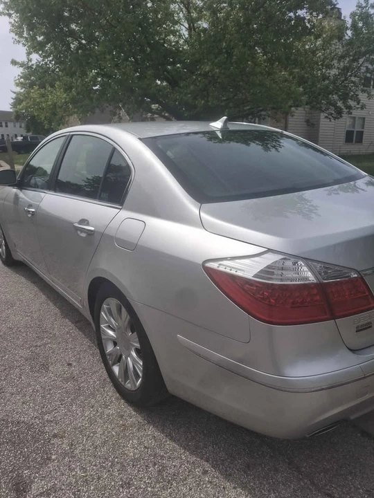 2009 Hyundai Genesis - Image 17 of 20