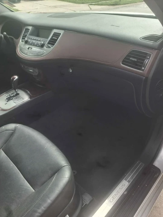 2009 Hyundai Genesis - Image 7 of 20