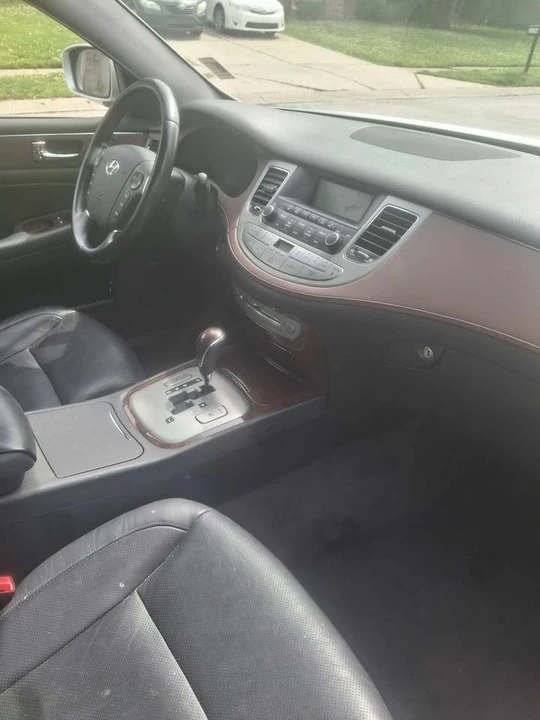 2009 Hyundai Genesis - Image 8 of 20