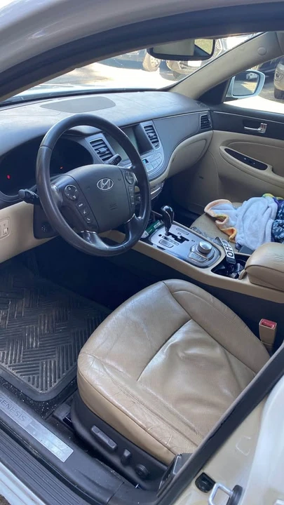 2009 Hyundai Genesis - Image 4 of 7