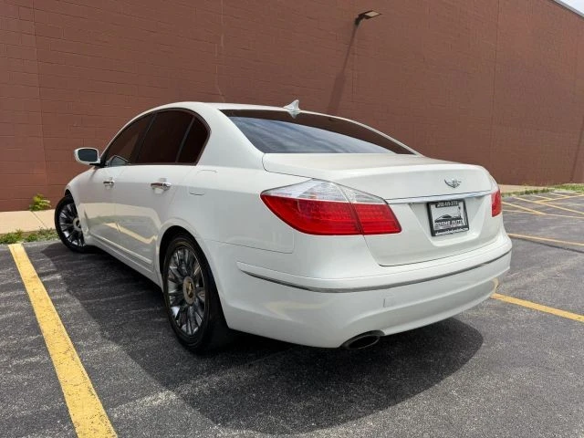 2009 Hyundai Genesis - Image 11 of 30