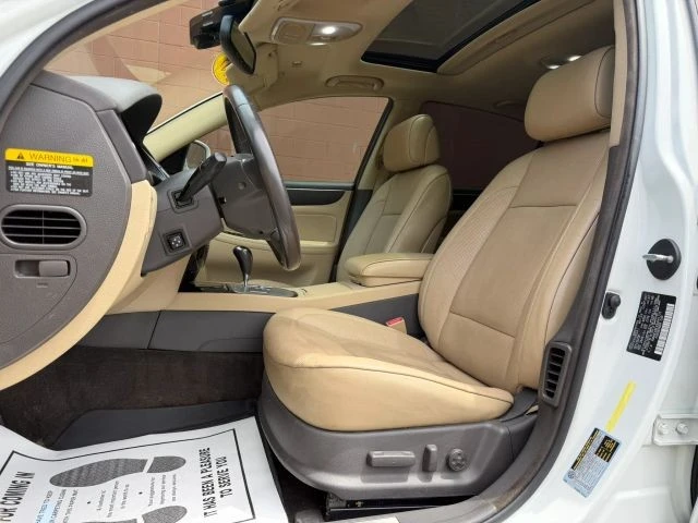 2009 Hyundai Genesis - Image 16 of 30