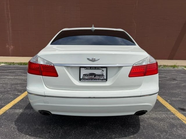 2009 Hyundai Genesis - Image 9 of 30