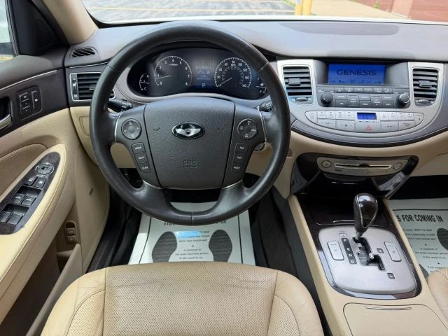 2009 Hyundai Genesis - Image 19 of 30