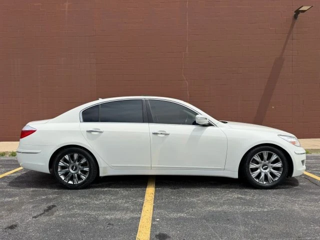 2009 Hyundai Genesis - Image 7 of 30
