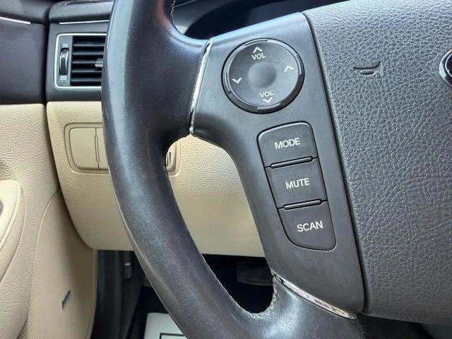2009 Hyundai Genesis - Image 23 of 30