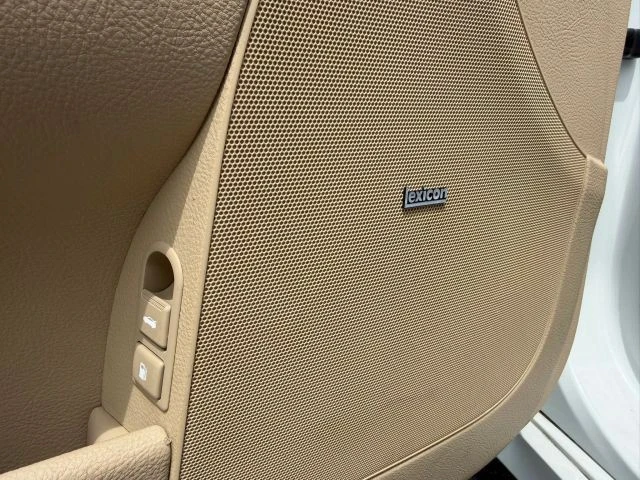 2009 Hyundai Genesis - Image 15 of 30