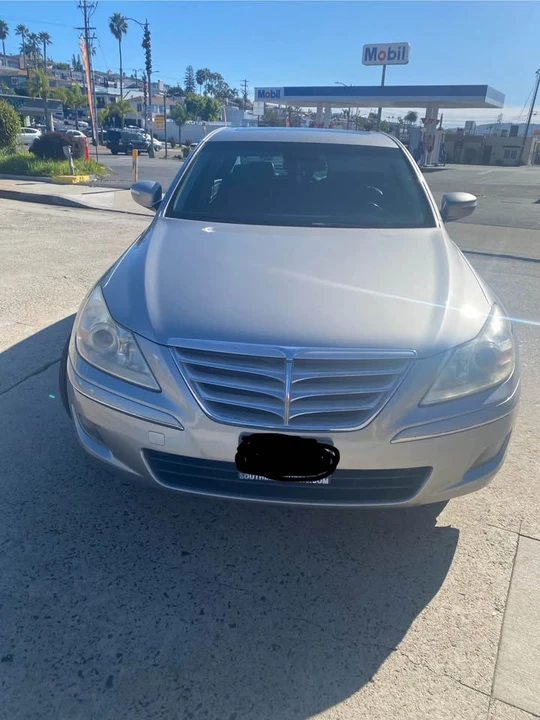 2009 Hyundai Genesis - Image 3 of 10